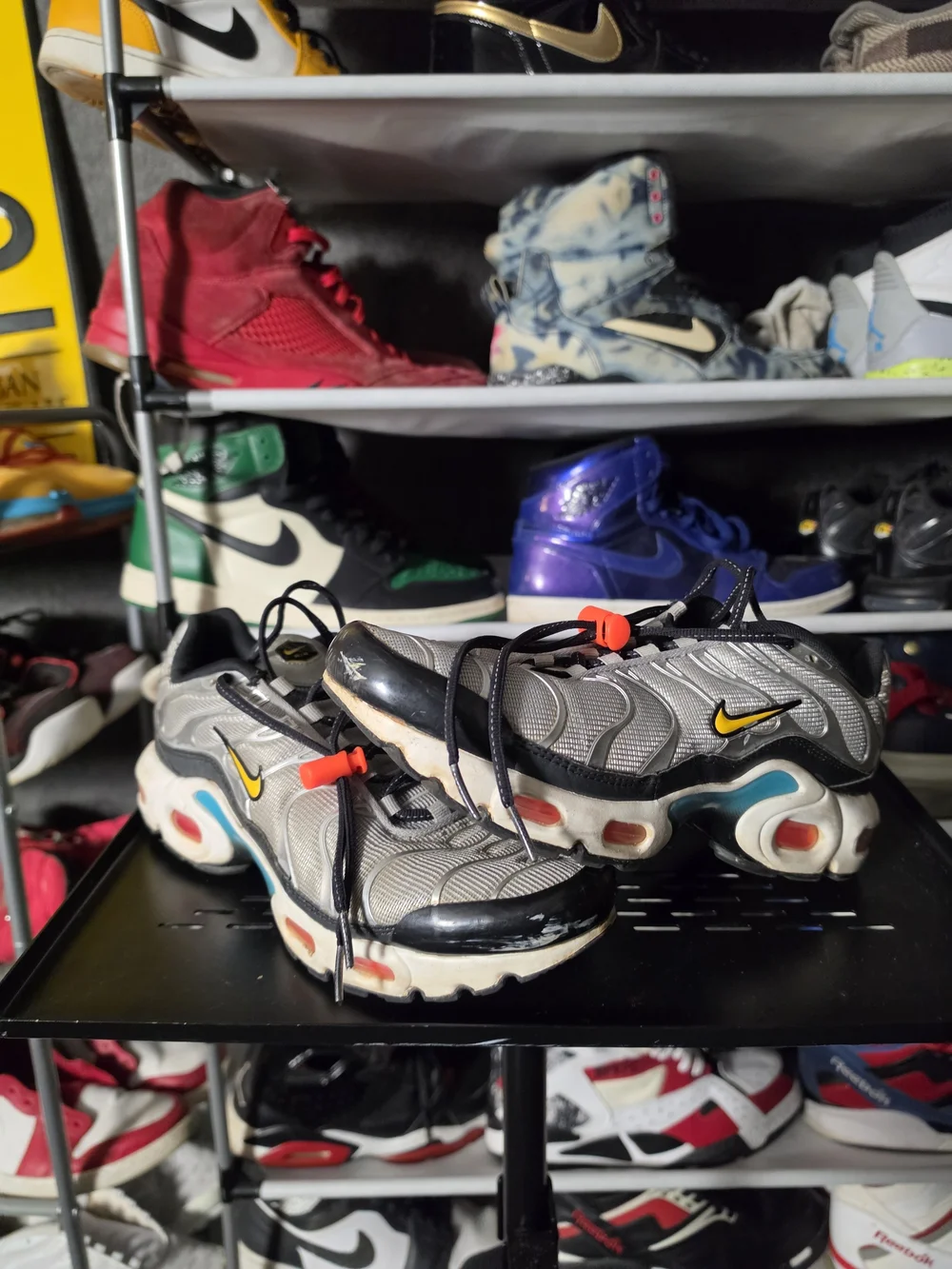 🔥 Nike Size 6.5Y Silver and Black Tuned Air Sneakers Yellow Swoosh Teal